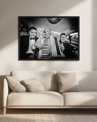 Play that accordion, boss!