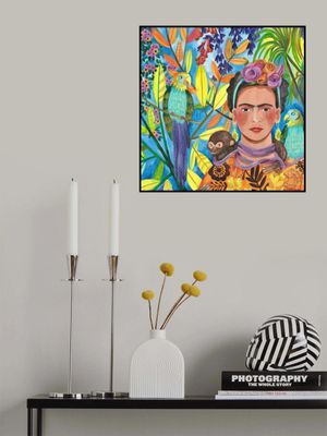 Frida and her parrots