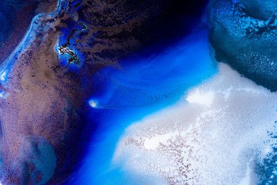 Vibrant Blue Ocean - Sapphire Haven