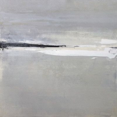 Serene Horizon with Soft Gray and White Tones