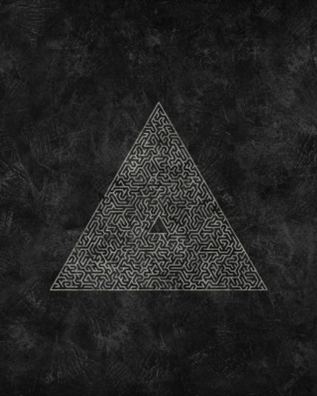 The Pyramid Maze Escape