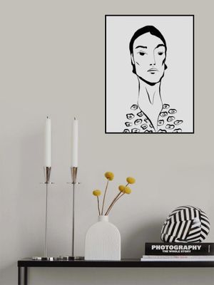 Bold Lines, Quiet Gaze