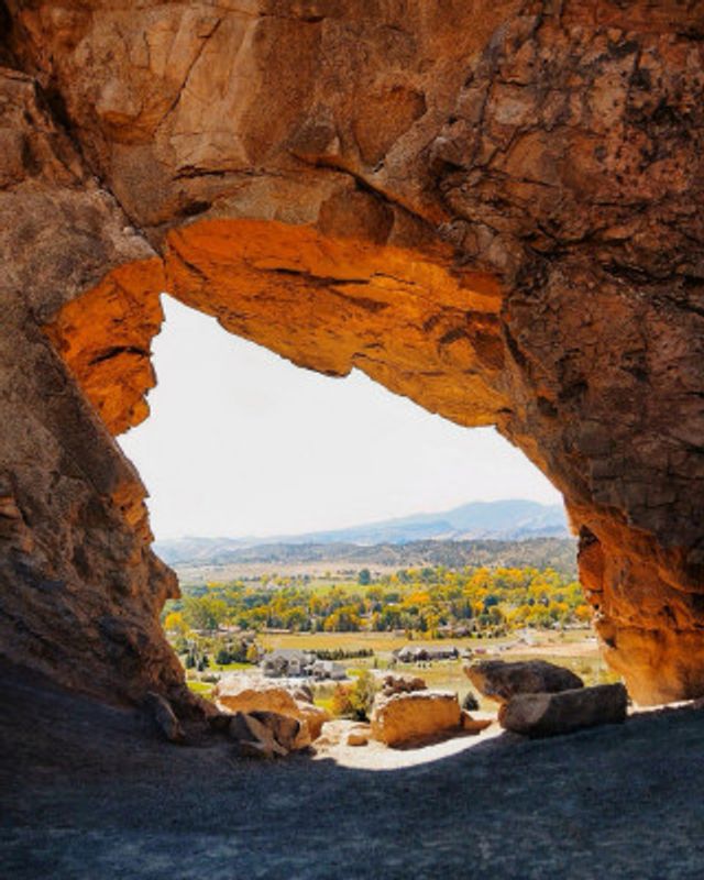 Devil's Backbone Keyhole II