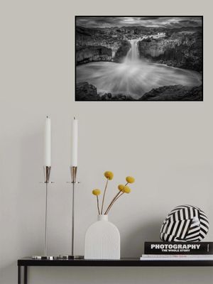 Icelandic shadow play