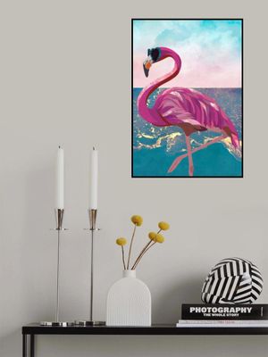 Flamingo goes to the beach