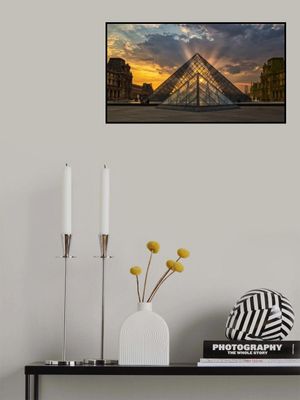 Pirámide del Louvre