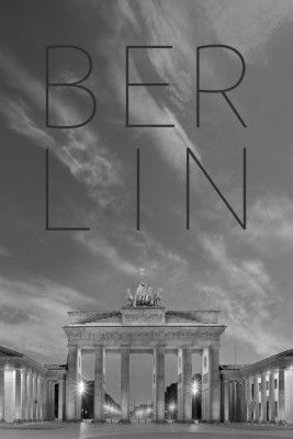 BERLIN Brandenburg Gate | Text &amp; Skyline