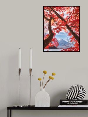 Mt.fuji is in the autumn leaves