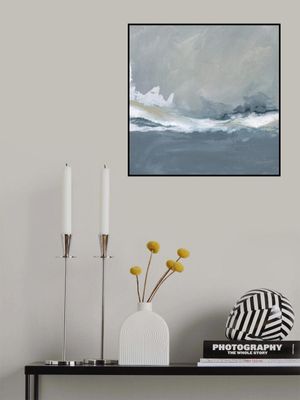 Dynamic Ocean Waves Under a Cloudy Sky