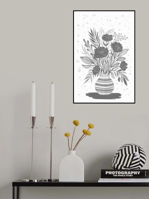 Detailed Vase With Intricate Flower