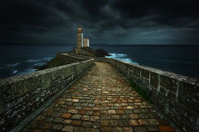 Phare...