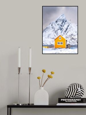 The house with the mountain