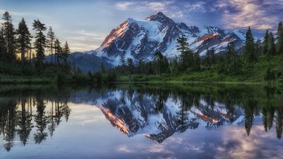 Sunrise on Mount Shuksan