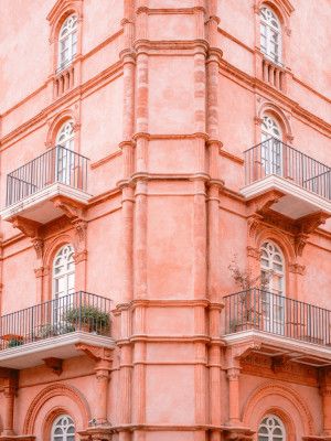 Pastel Pink Umbria | Italy travel photography