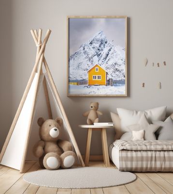 The house with the mountain