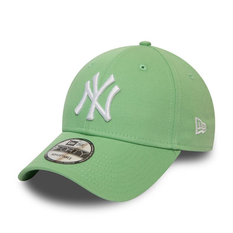 9Forty New York Yankees League Essential MLB Pastel Green