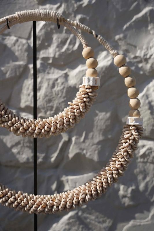 Bazar Bizar The Double Shell Halsband på Stativ - Natur
