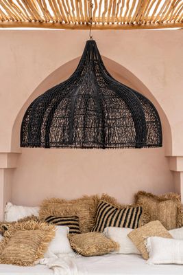 Bazar Bizar The Whipped Pendellampa - Svart - XL