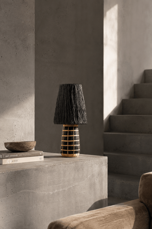 Bazar Bizar The Naxos bordslampa - svart natur