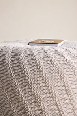 Venture Home Ted Puff - Elegant Offwhite