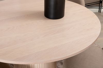 Venture Home Bianca & Velvet Runt Matbord ⌀110 Vitputsad + 4 st Matstolar Beige