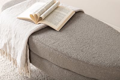 Venture Home Otto Ottoman Sittpuff i Greige Teddy