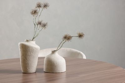 Venture Home Berit & Durango 4 st Matstolar Beige + Runt Matbord ⌀120 Valnöt