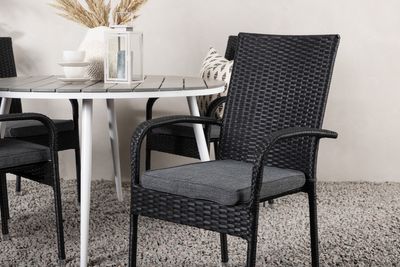 Venture Home Break & Anna Runt Matbord ⌀120 Grå + 4 st Matstolar Svart