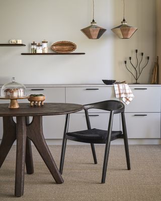 Affari of Sweden Portland karmstol svart