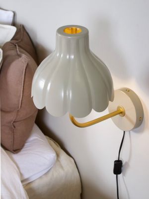 PR Home Wells vägglampa Beige/guld 21 cm