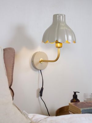 PR Home Wells vägglampa Beige/guld 21 cm