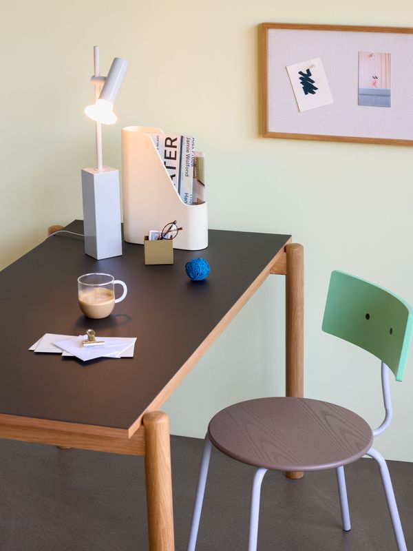 Hübsch Oblique Skrivbord Svart 140x81xh75cm