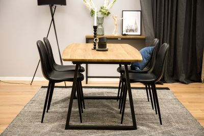 Venture Home Polar & Inca 4 st Matstolar Svart + Rektangulärt Matbord 160 x 85 Valnöt