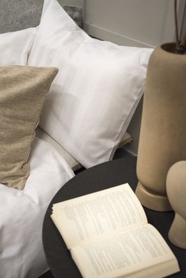 Borganäs Satin Påslakanset Vit 150x210 50x60
