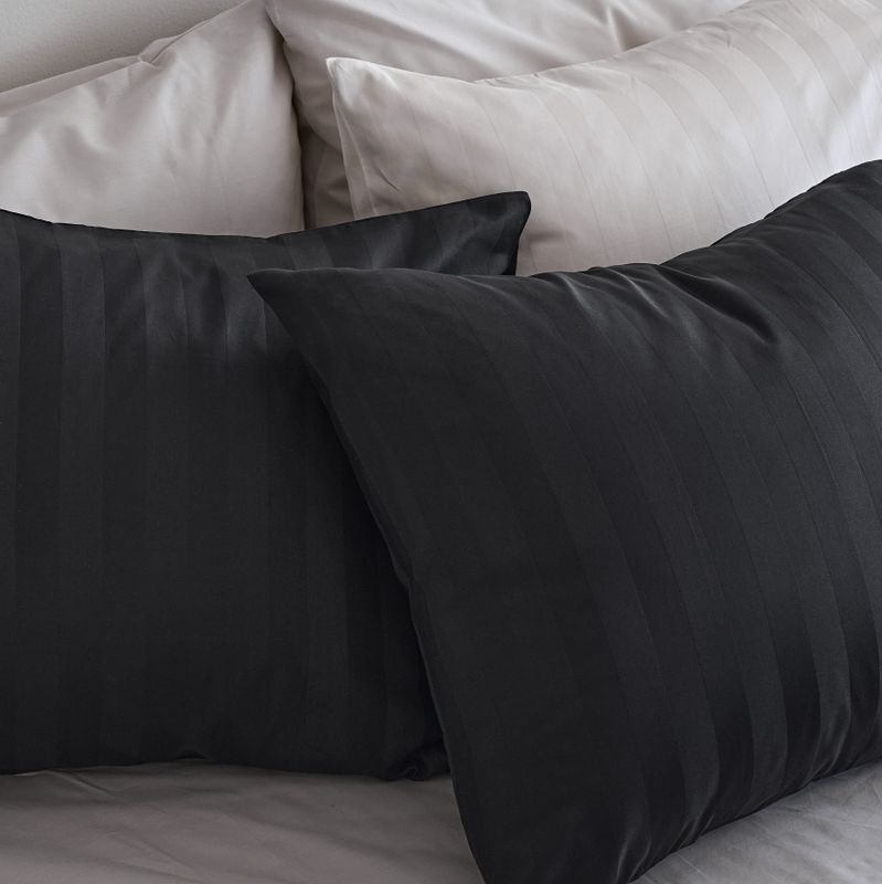 Borganäs Satin Örngott Svart 50x60 cm