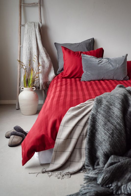 Borganäs Satin Påslakanset Röd 150x210 50x60