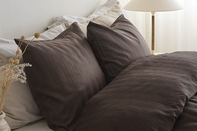 Borganäs Satin Påslakanset Brun 150x210 50x60