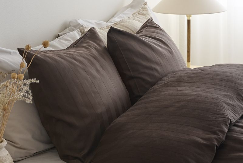 Borganäs Satin Påslakanset Brun 150x210 50x60