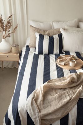 Borganäs Block Stripe Påslakanset Marinblå 150x210 cm