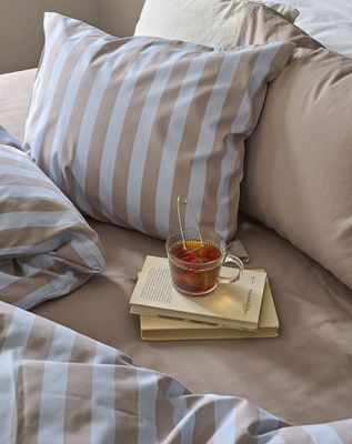 Borganäs Sanna Stripe påslakanset i bomull multi 150x210 cm 2 delar