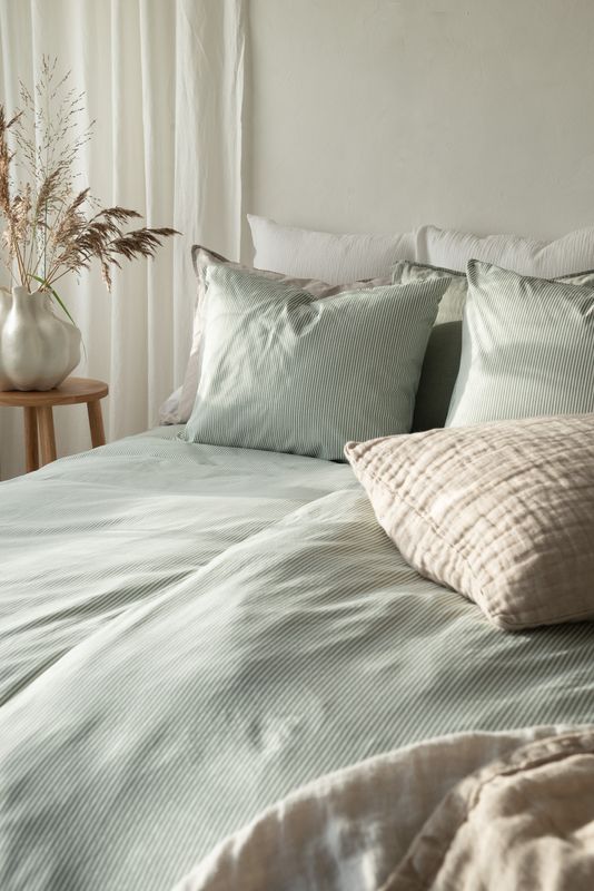 Borganäs Thelma Stripe bomullspåslakanset grön 220x210 cm 3 delar