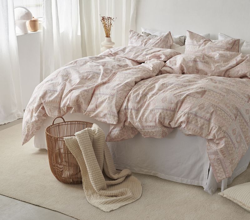 Borganäs Mönstrat Jasmine bomullspåslakanset aprikos 150x210 cm 2 delar