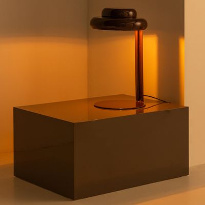 WOOOD Rassy bordslampa metall högglans vinröd