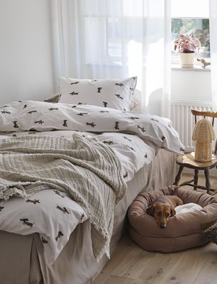 Borganäs Små Taxar påslakanset i bomull brun 150x210 cm 2 delar