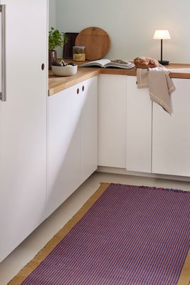 Hübsch Salon Bärbar bordslampa Svart