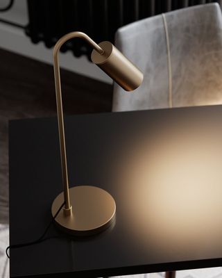 By Rydéns Curve bordslampa guld matt 51 cm