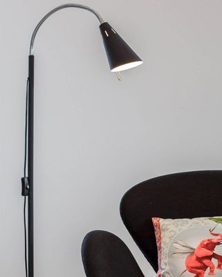 By Rydéns Best golvlampa sandsvart 140 cm