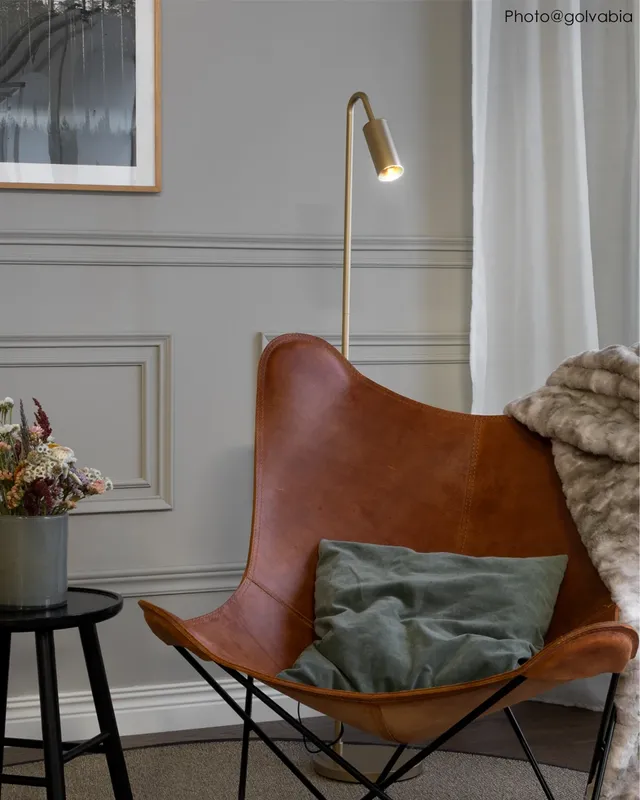 By Rydéns Curve golvlampa guld matt 146 cm