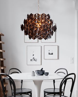 By Rydéns Monarque taklampa Ø58 cm svartkrom