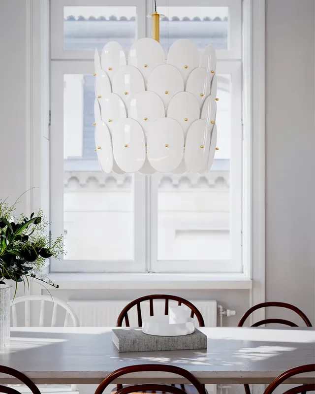 By Rydéns Omlott taklampa Ø50 cm mässing